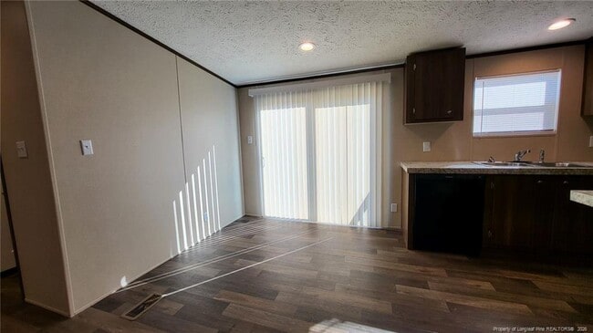 Foto del edificio - 4076 Meadow Rd