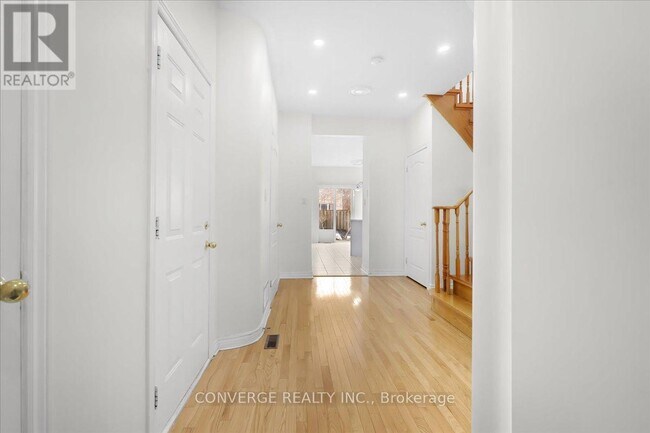 Photo du bâtiment - 101 Park Pl Dr