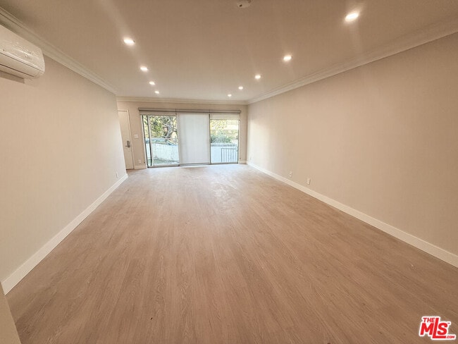 Foto del edificio - 1117 S Bedford St