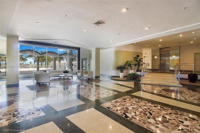 Photo - 4925 Collins Ave Apartment