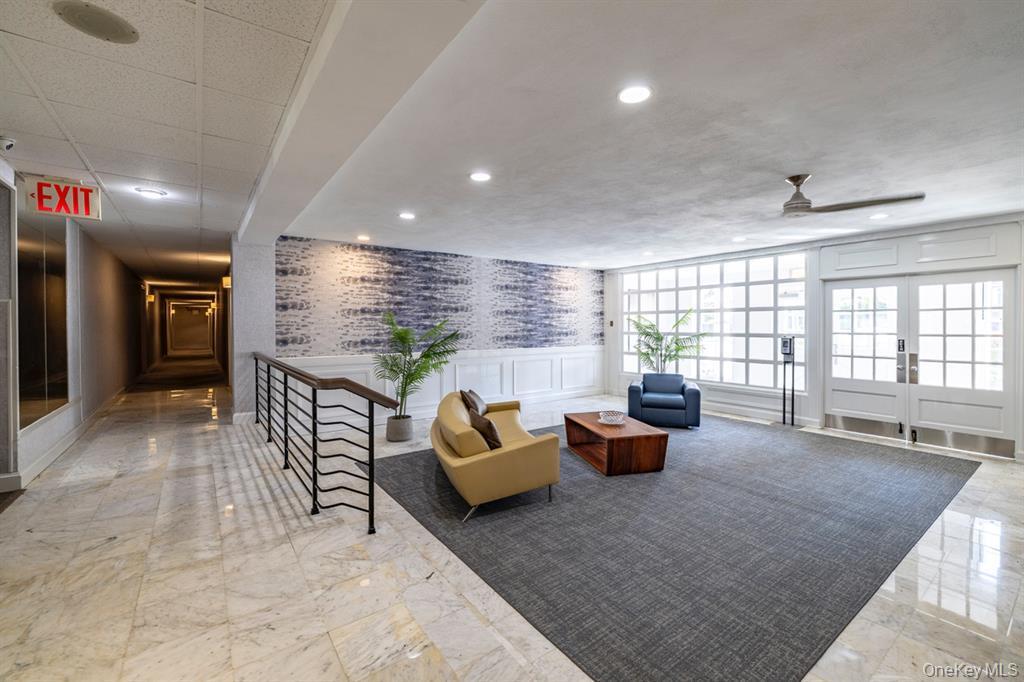 Foto del edificio - 22 N Forest Ave