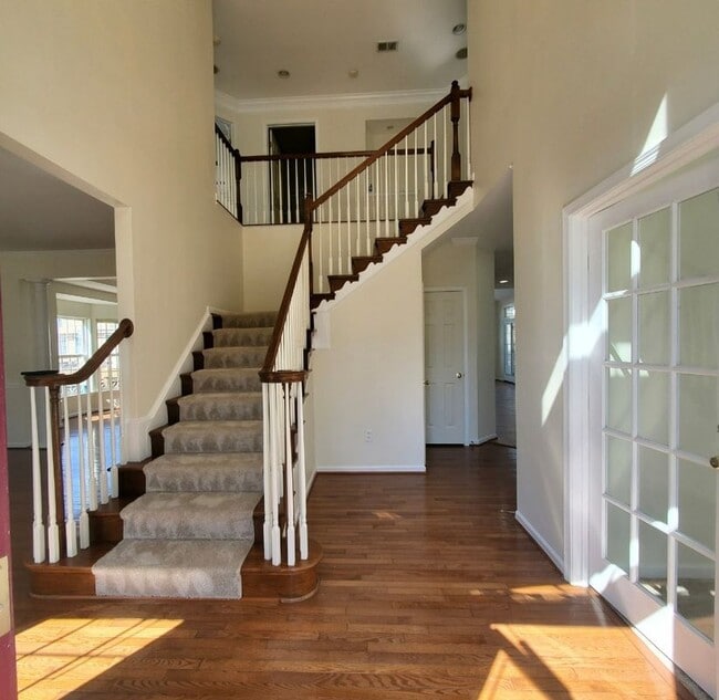 Building Photo - 3123 Sedgewick Dr