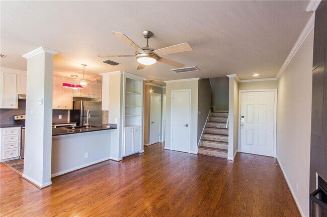 Foto del edificio - 3845 Ranch Rd 2222