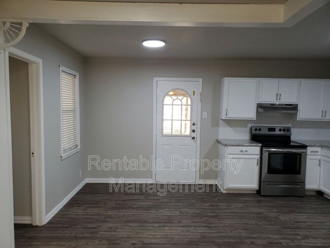 Building Photo - 8012 Chaparral Dr