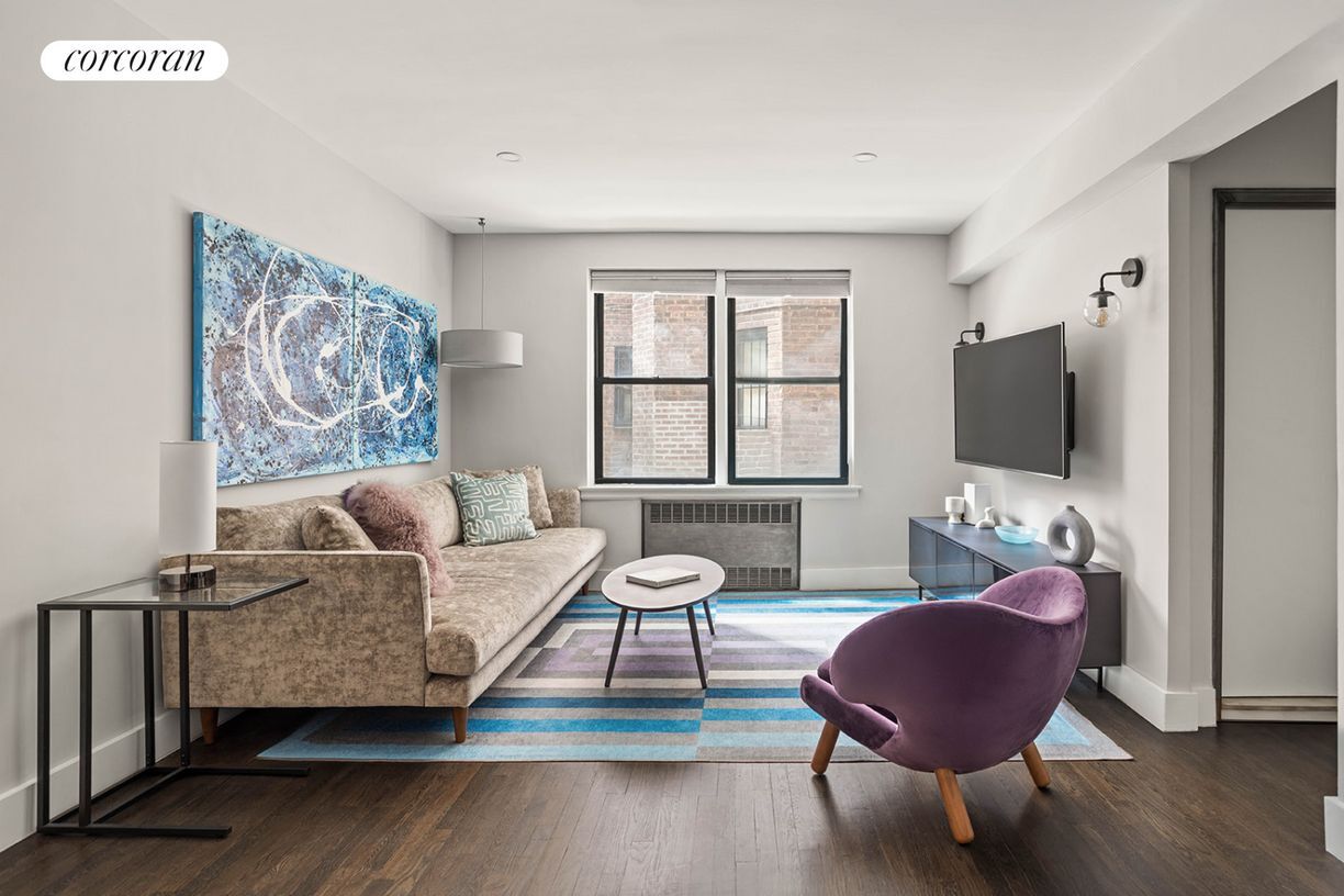 Foto principal - 54 E 8th St