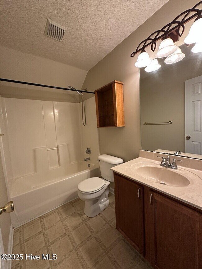 Building Photo - 408 Southbridge Dr