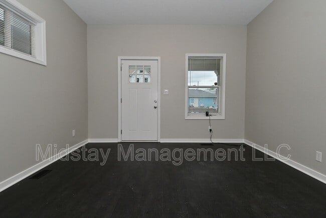 Building Photo - 320 N Keystone Ave