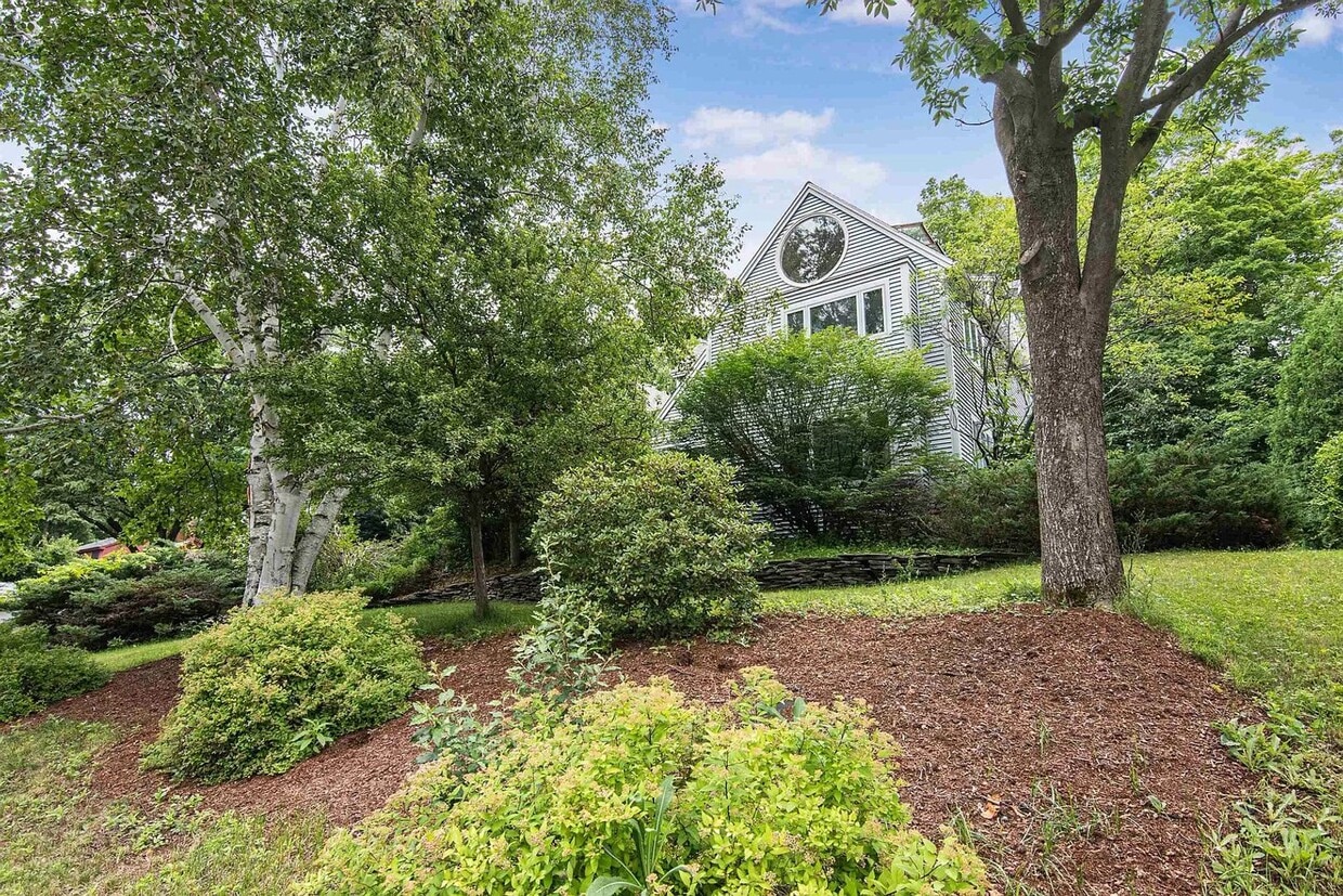 Primary Photo - 5BD/3BA Beautiful House in South Burlington