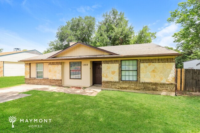 Building Photo - 323 Linkwood Dr