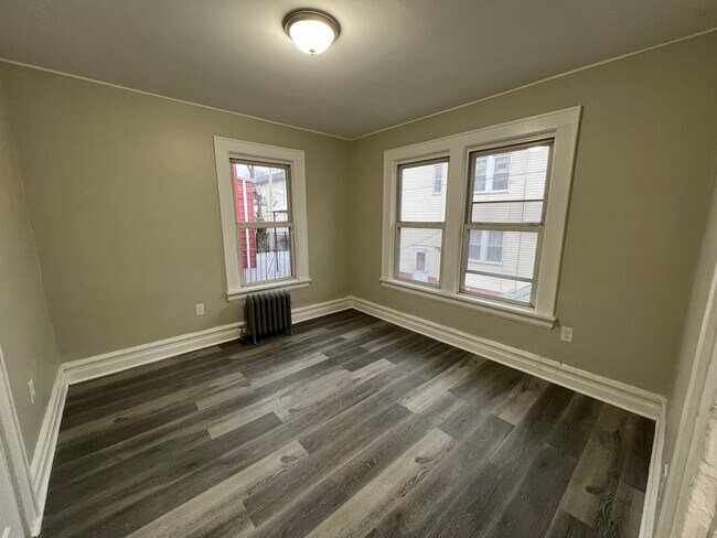 Unit 2 - 6 Bock Ave