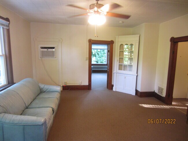 Living Room - 618 W Green St