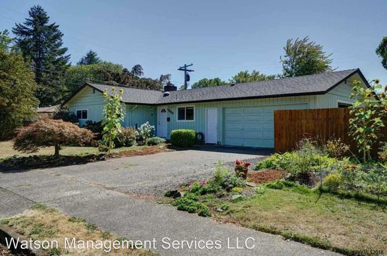 Foto principal - 3 br, 2 bath House - 1320 NW Menlo Dr