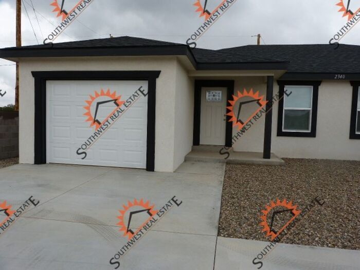 Primary Photo - New Spacious 2 bedroom 2 bath Duplex.