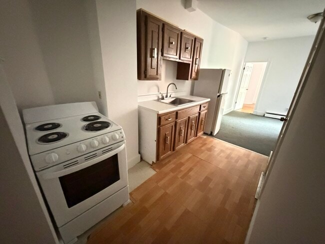 Building Photo - 44a Joy St. Unit 2
