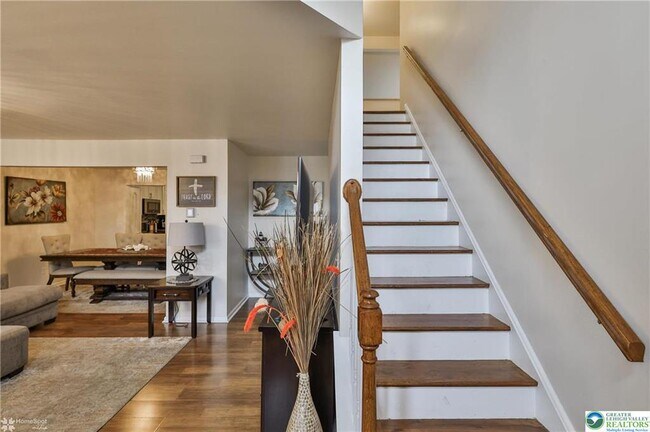 Building Photo - 204 Ridings Cir