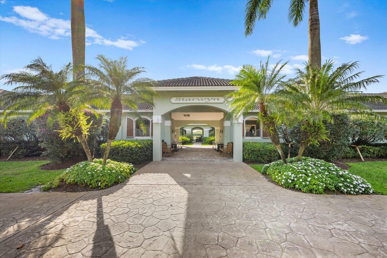 Foto principal - 3351 Grand Prix Farms Rd