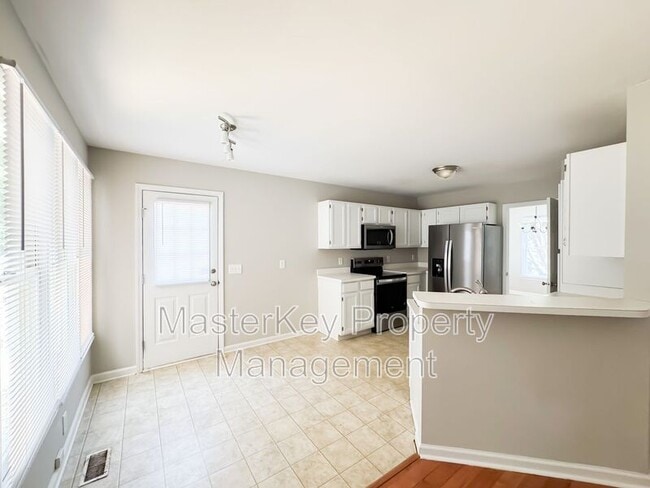 Building Photo - 2816 Isabella Dr