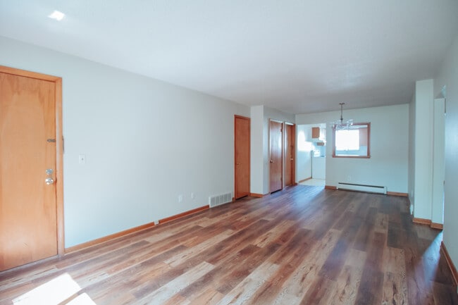 Building Photo - 3012 Carskaddon Ave