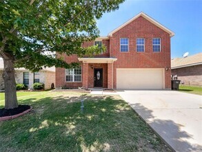 Building Photo - 7233 Lindentree Ln