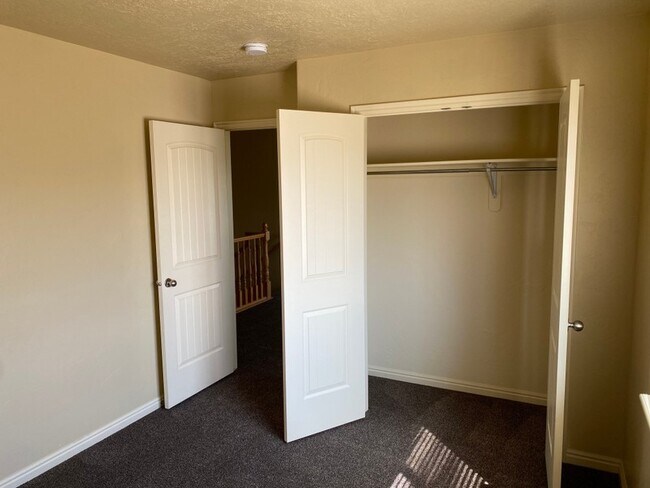 Foto del edificio - 871 W Prairie Dog Way