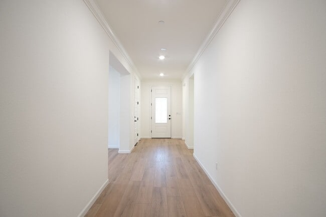 Foto del edificio - Stunning 4-bedroom 2.5 bathroom