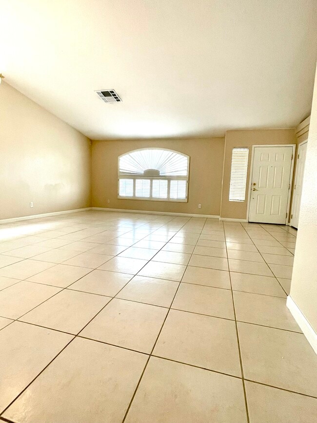 Building Photo - 9691 Cathedral Stairs Ct