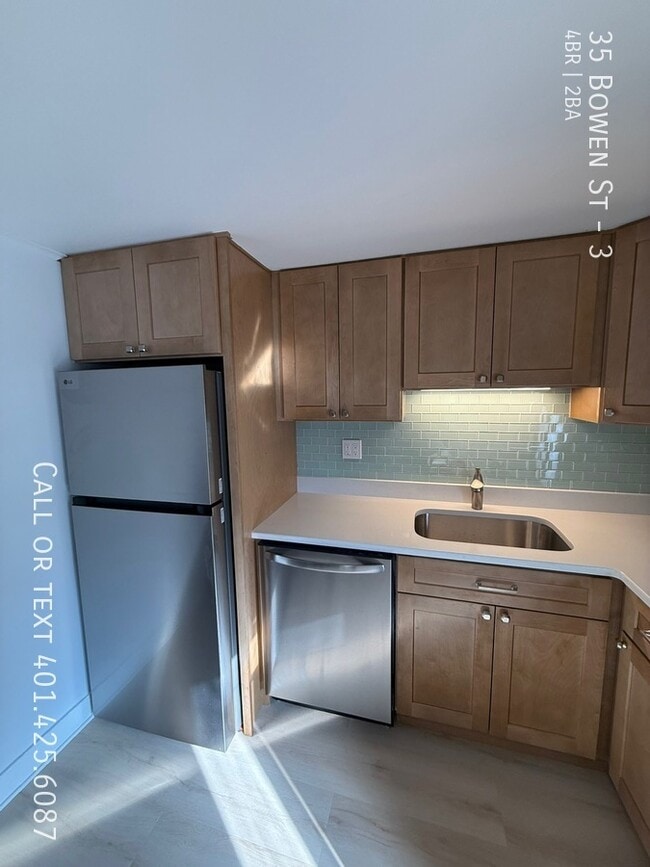 Building Photo - 35 Bowen St