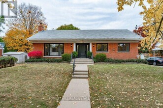 Building Photo - 112 Queensway Dr