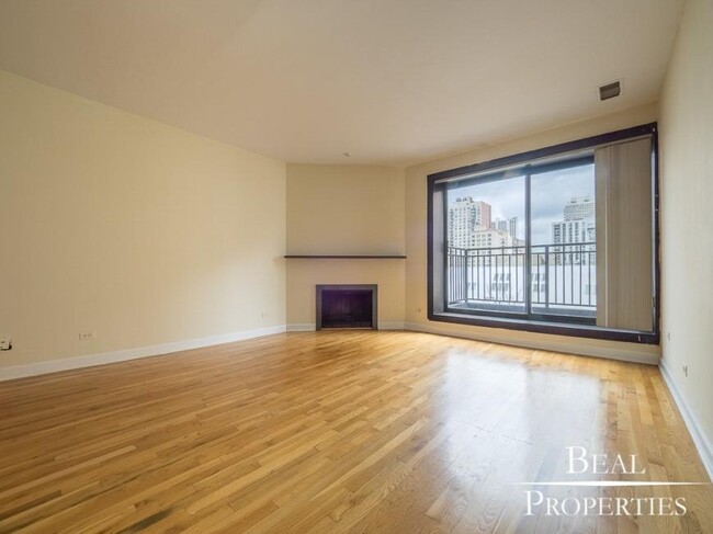 Building Photo - 2 bedroom in CHICAGO IL 60610