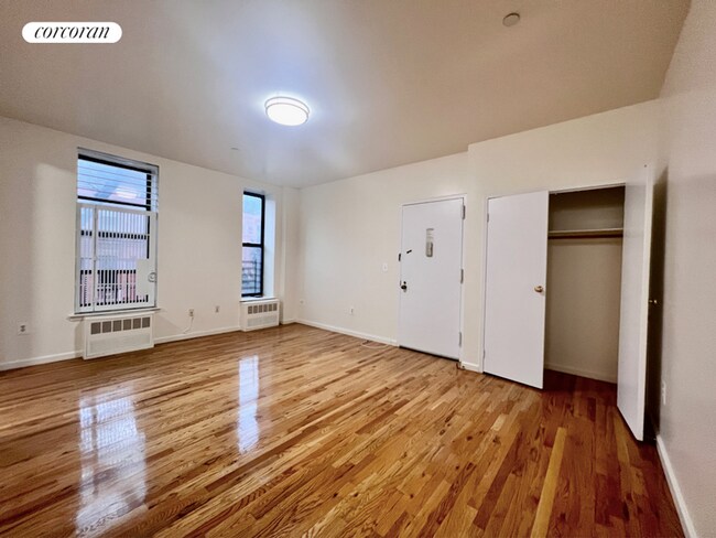 Building Photo - 311 W 128th St