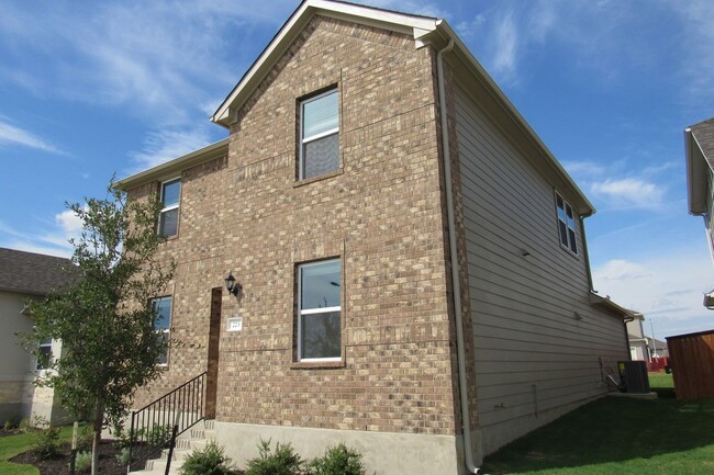 Building Photo - 223 Flowers Ave