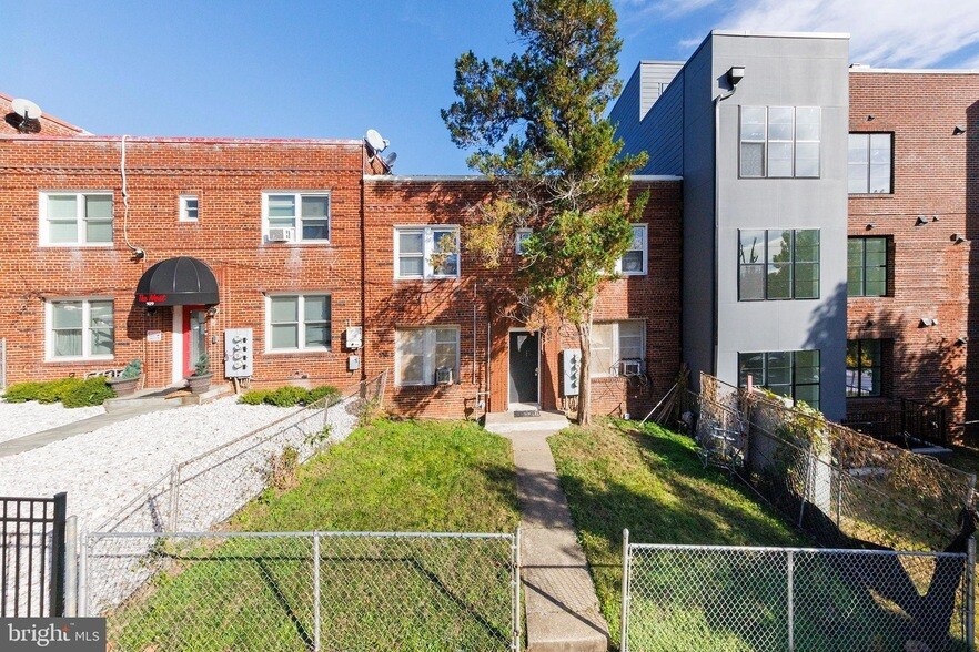 Photo - 905 19th Street NE Unit 2