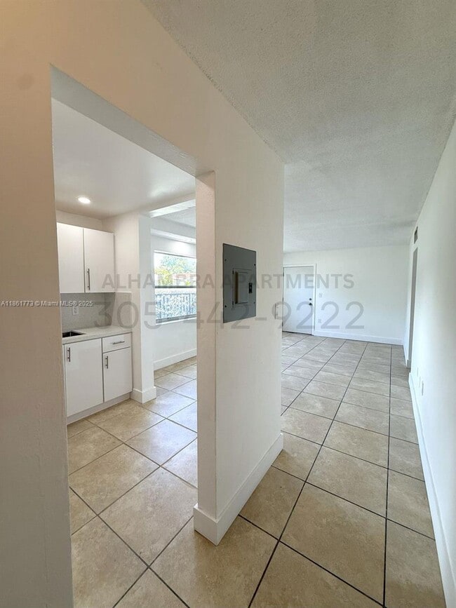 Building Photo - 3100 W Flagler St