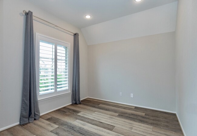 Foto del edificio - 30103 Aralia Dr