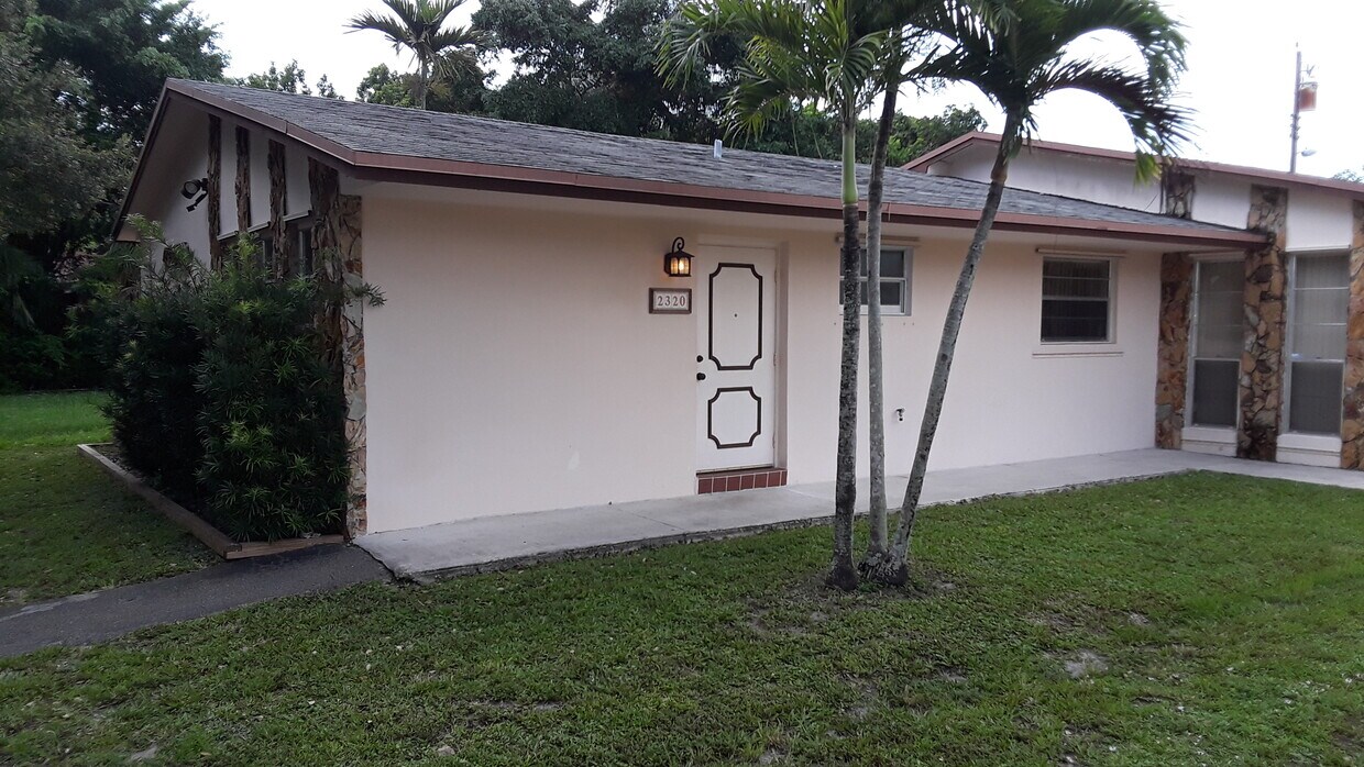 Foto principal - 2320 Liberty St