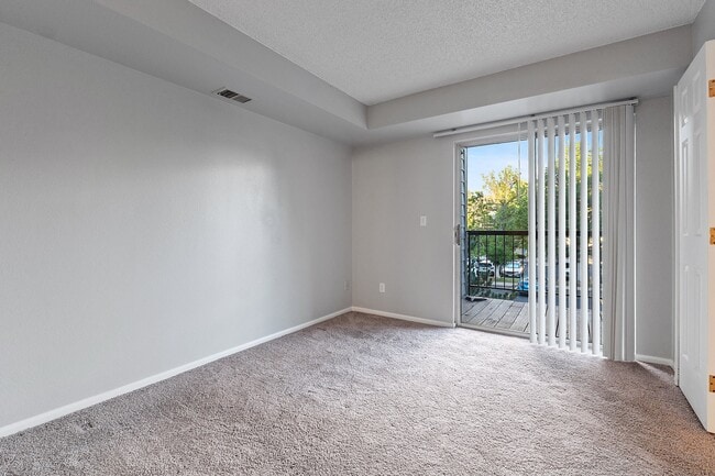 Photo - 2575 S Syracuse Way (Denver, CO) Apartment