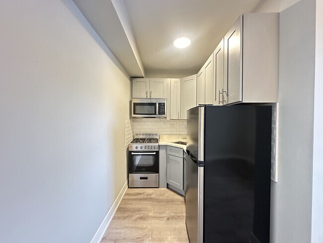 Foto del edificio - 503 W Belmont Ave