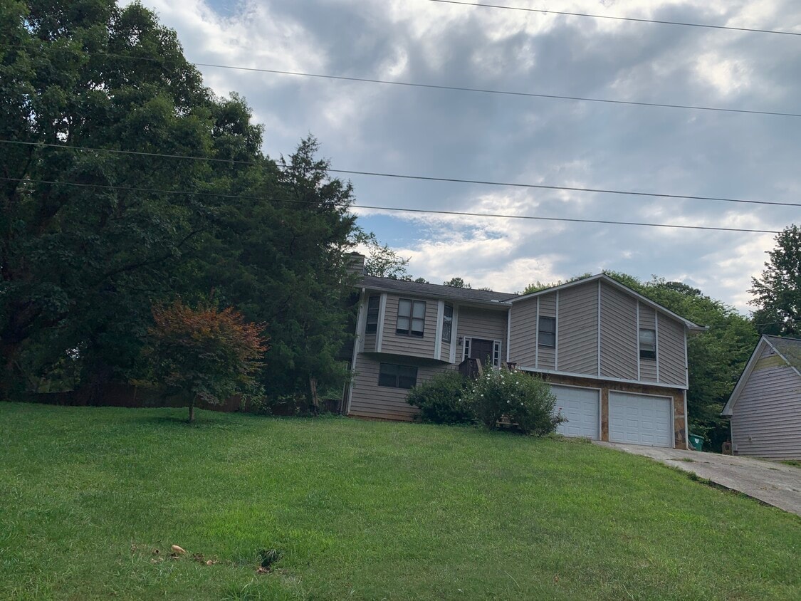 Photo - 634 Village Creek Dr SW (Lilburn, GA)