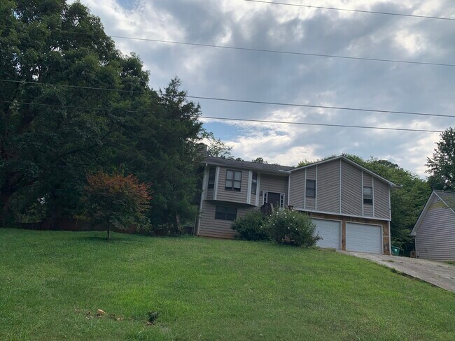 Foto del edificio - 634 Village Creek Dr SW