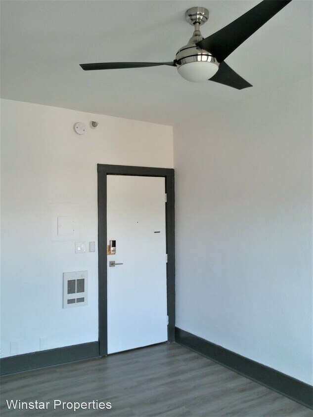 Leo Lofts Apartments in Venice, CA