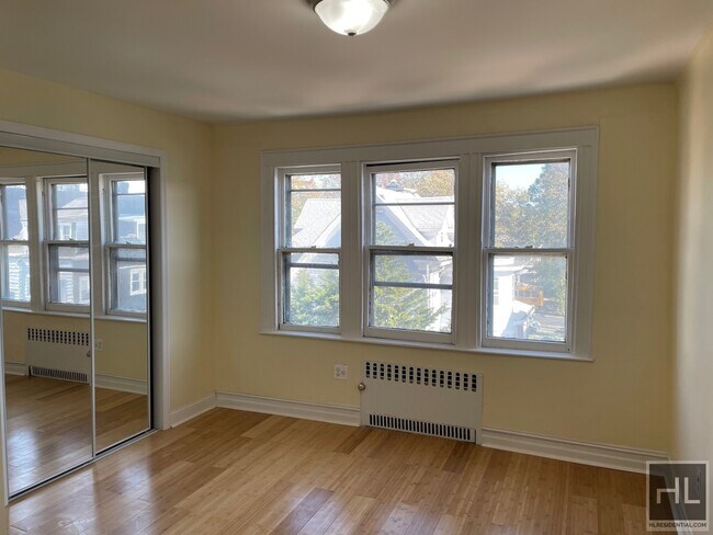 Building Photo - 509 E 24th St