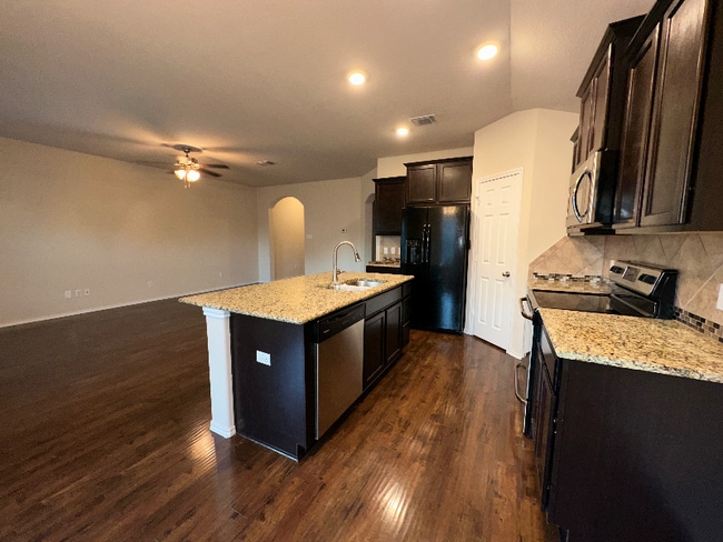 Building Photo - 2809 Skinner Dr