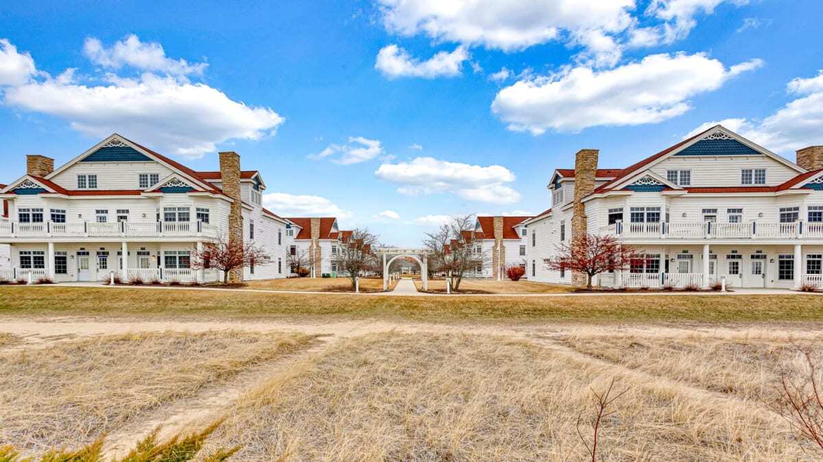 819 Beachfront Dr, Sheboygan, WI 53081 Townhome Rentals in Sheboygan