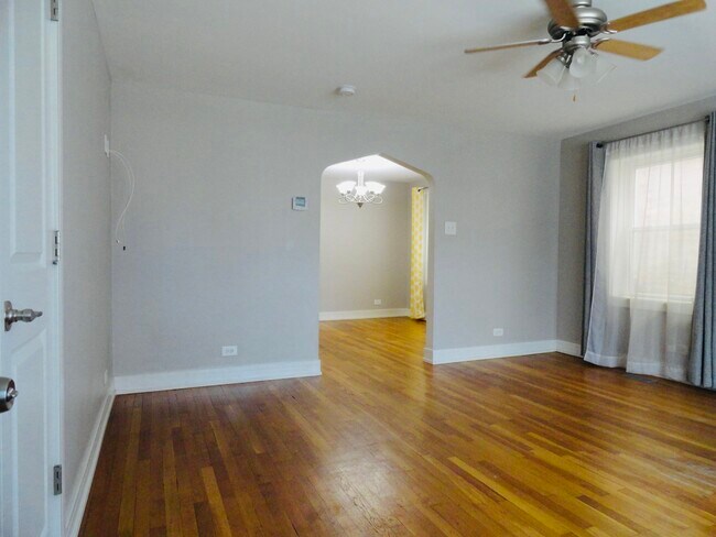 Building Photo - 1410 Maple Ave