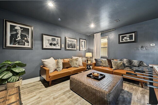 Building Photo - 6609 Krollton Dr