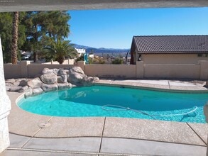 Building Photo - 2410 Baron Dr