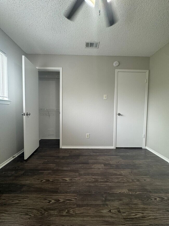 Foto del edificio - Vigil Properties2 (12812 Tomanet Trl)