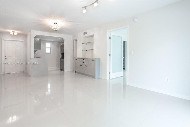 Foto del edificio - 1674 Bay Rd