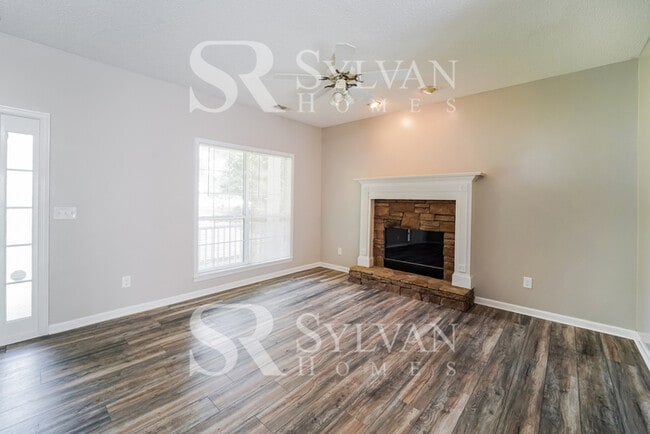 Building Photo - Lease today! No extra charge for contentme...