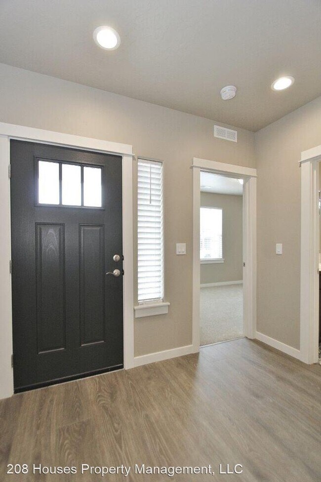 Foto del edificio - 4 br, 2 bath House - 7552 W. Havana Dr